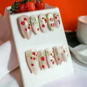“Sweet Strawberry” press on nail set